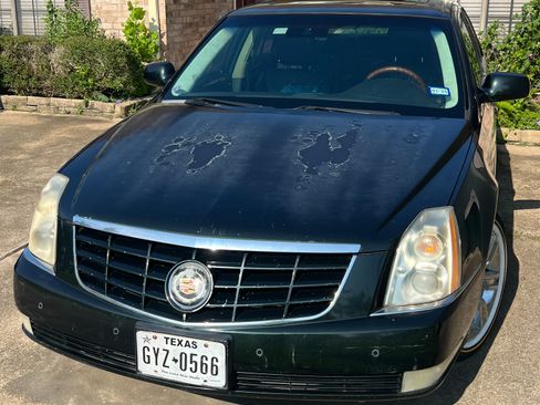 Used 2011 Cadillac DTS Platinum image 1