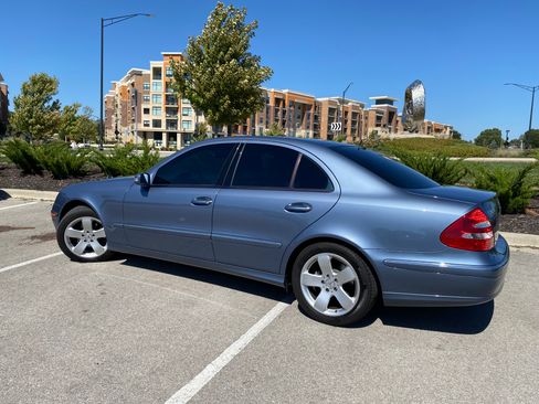 Used 2004 Mercedes-Benz E 320 Sedan image 2