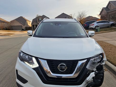 Used 2019 Nissan Rogue SV image 15