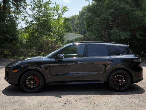 Used 2021 Porsche Cayenne GTS AWD/4WD image 15