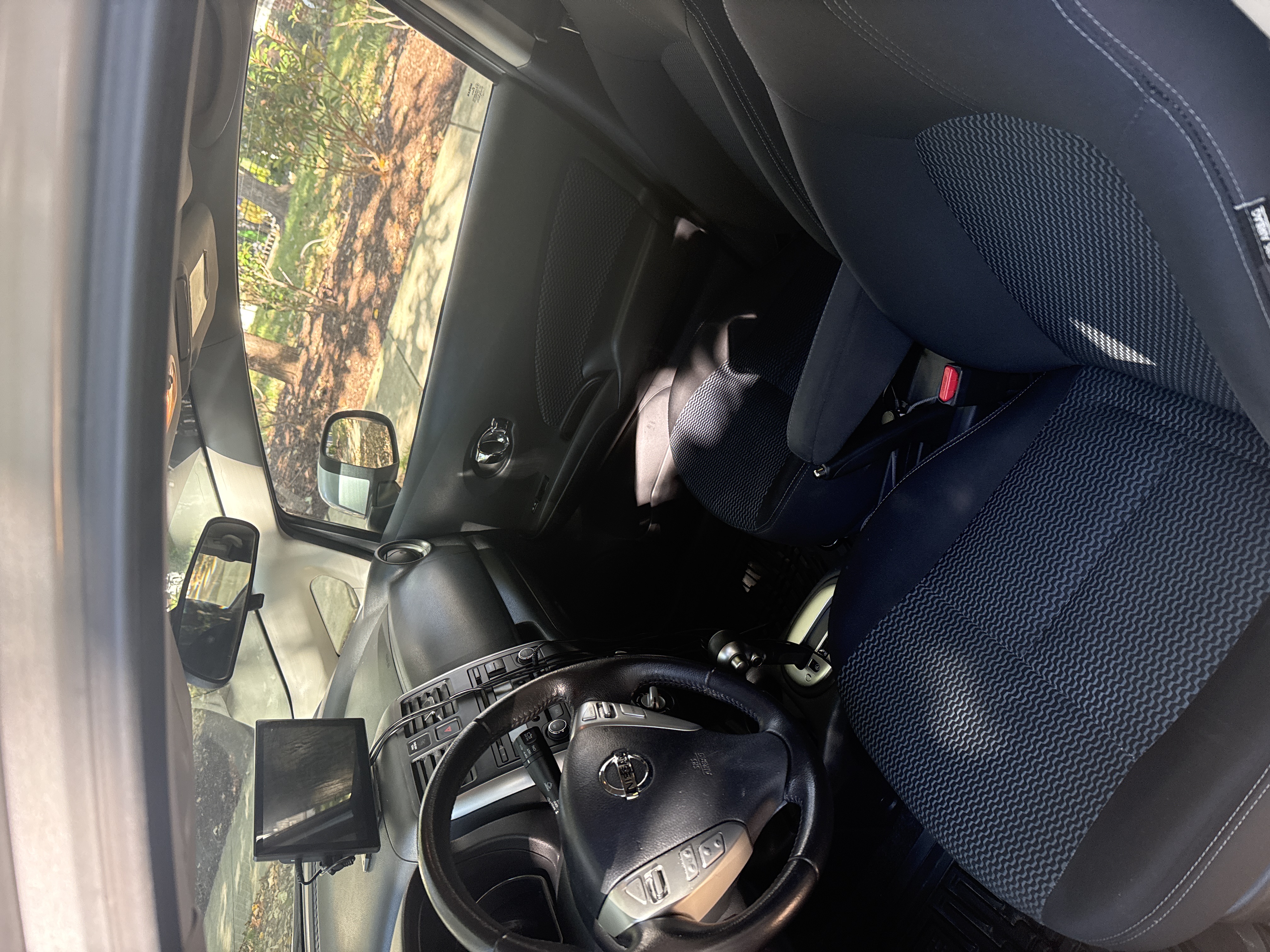 Used 2014 Nissan Versa Note SV FWD image 2