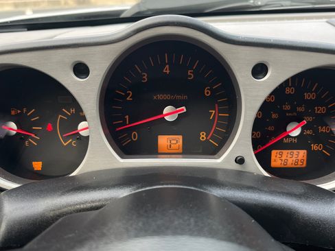 Used 2005 Nissan 350Z Touring RWD image 25