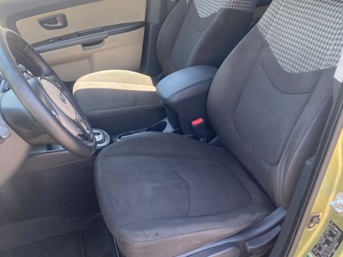 Used 2010 Kia Soul ! FWD image 10