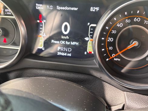 Used 2021 Jeep Gladiator Sport image 14