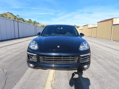 Used 2015 Porsche Cayenne Diesel w/ Premium Package image 11