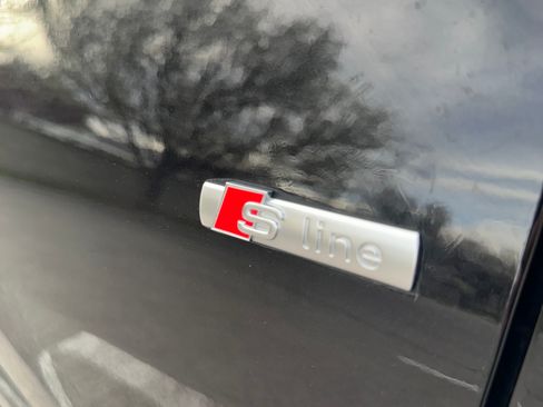 Used 2019 Audi Q8 Prestige image 13