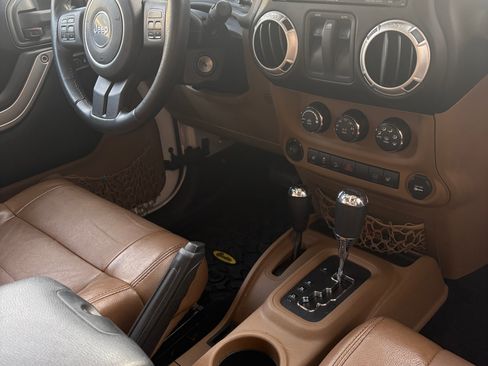 Used 2012 Jeep Wrangler Sahara w/ Connectivity Group image 8