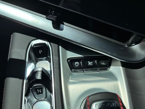 Used 2025 Chevrolet Corvette E-Ray AWD/4WD image 9