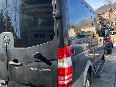 Used 2016 Mercedes-Benz Sprinter 2500 image 25