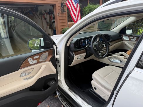 Used 2023 Mercedes-Benz GLE 350 4MATIC image 4