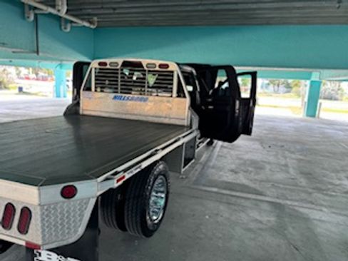 Used 2020 GMC Sierra 3500 SLE w/ SLE Convenience Package image 5