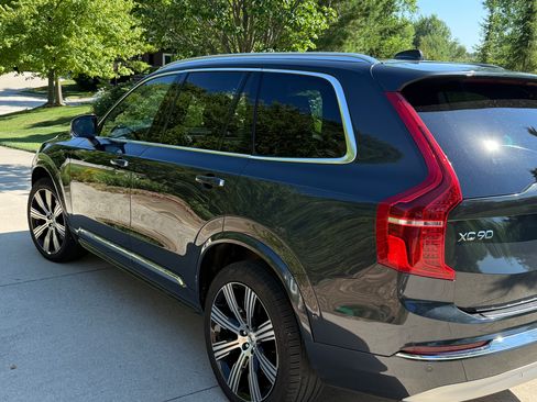 Used 2022 Volvo XC90 T8 Inscription w/ Advanced Package AWD/4WD image 6
