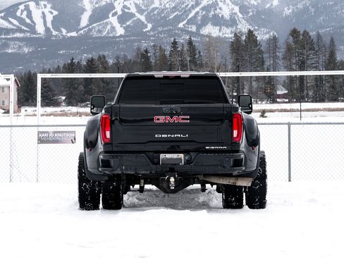 Used 2020 GMC Sierra 3500 Denali w/ Denali Ultimate Package image 9