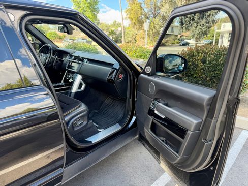 Used 2014 Land Rover Range Rover Supercharged image 12
