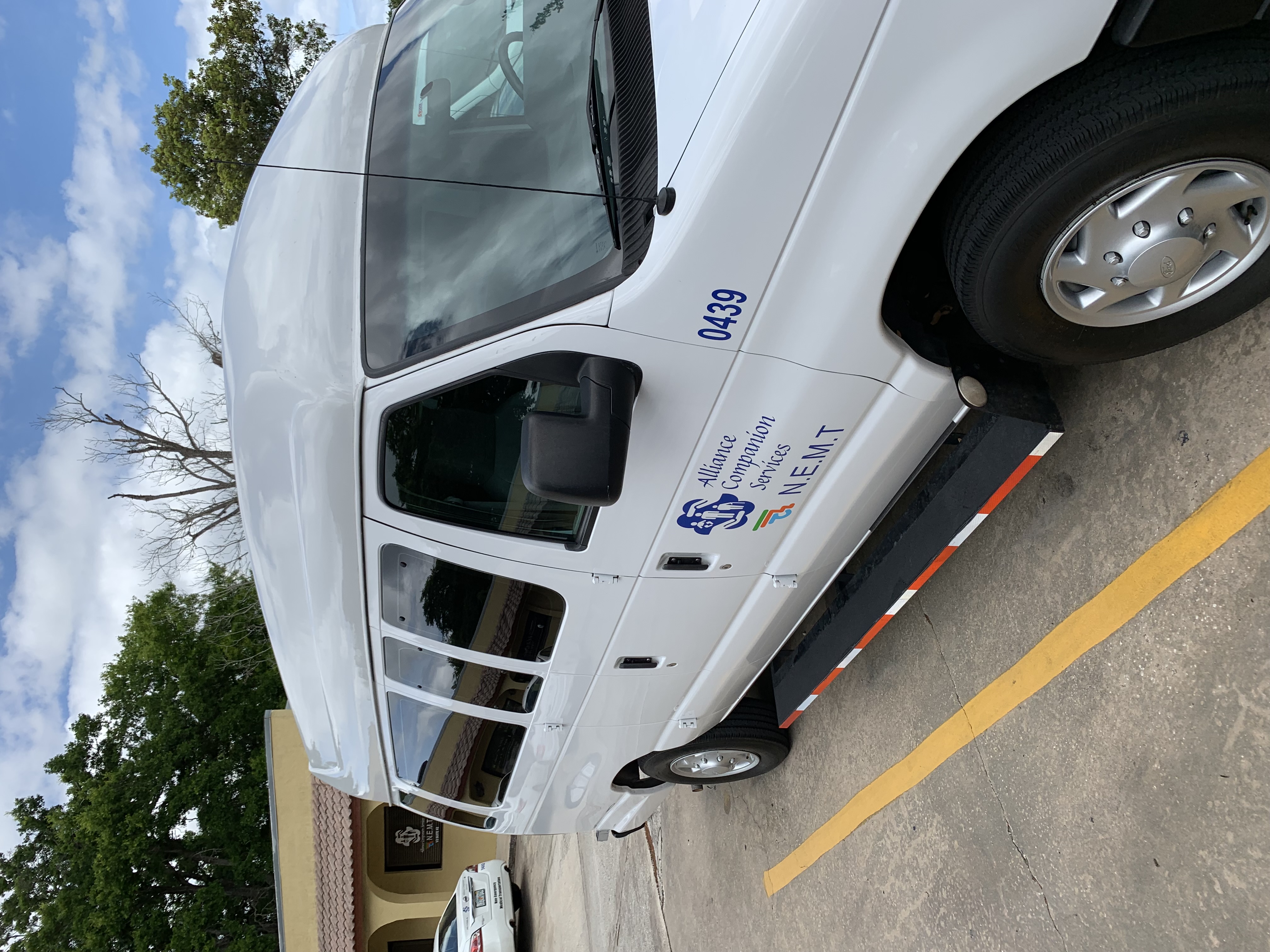 Used 2009 Ford E-250 and Econoline 250 Extended RWD image 13
