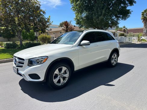 Used 2017 Mercedes-Benz GLC 300 image 1