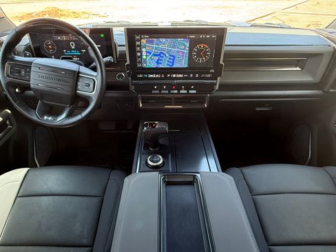 Used 2025 GMC Hummer EV 2X AWD/4WD image 9