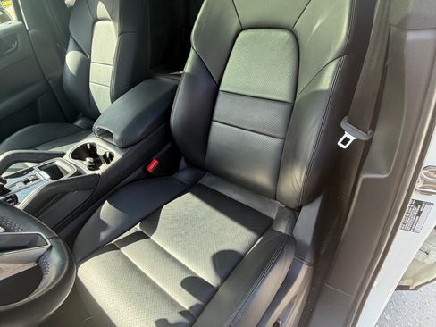 Used 2022 Porsche Cayenne E-Hybrid image 22