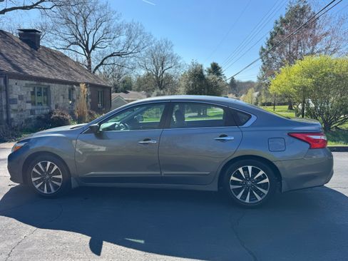 Used 2016 Nissan Altima 2.5 SV image 5