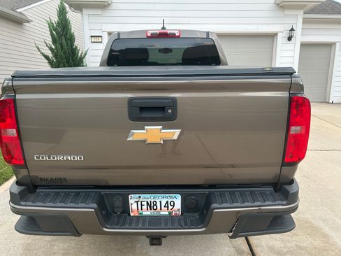 Used 2015 Chevrolet Colorado Z71 AWD/4WD image 4