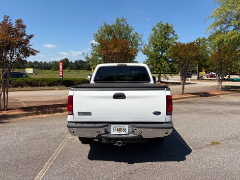 Used 2007 Ford F250 Lariat RWD image 5