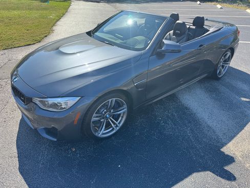 Used 2015 BMW M4 Convertible image 19