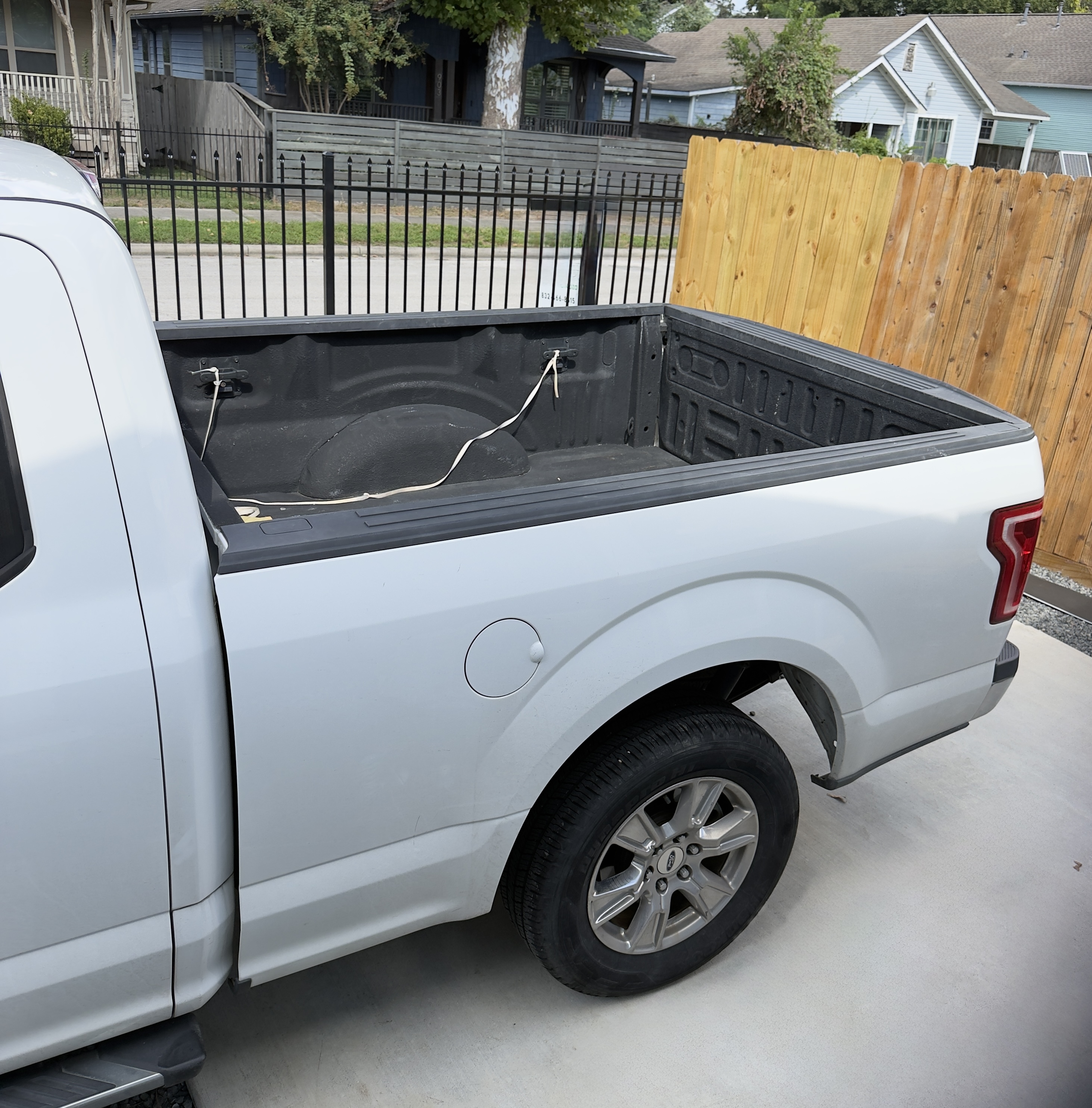 Used 2015 Ford F150 XLT w/ Equipment Group 301A Mid RWD image 14