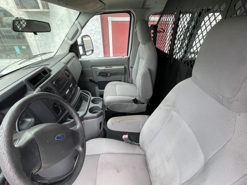 Used 2010 Ford E-250 and Econoline 250 RWD image 9