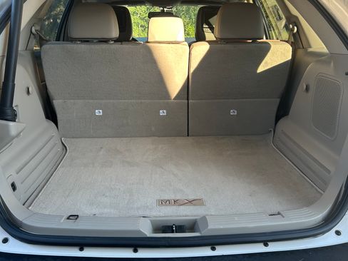 Used 2013 Lincoln MKX AWD image 16