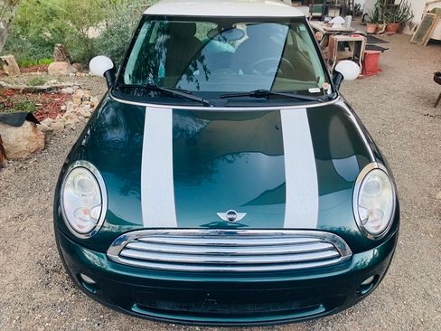 Used 2010 MINI Cooper Hardtop image 4