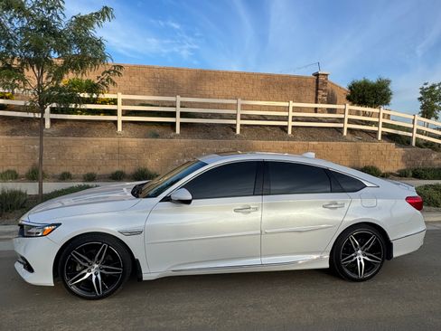 Used 2021 Honda Accord Touring image 1
