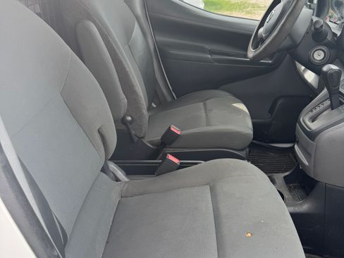 Used 2015 Nissan NV200 SV image 8