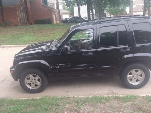 Used 2002 Jeep Liberty Limited image 2