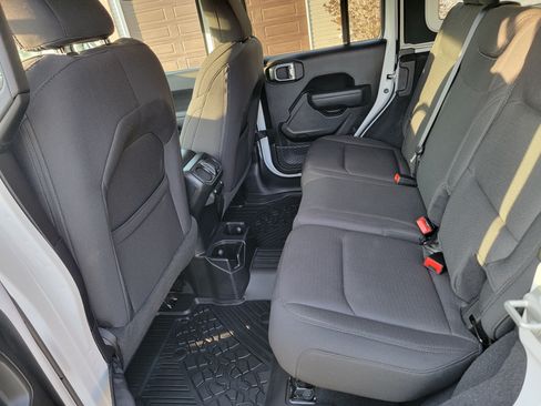 Used 2023 Jeep Wrangler Unlimited Sport AWD/4WD image 13