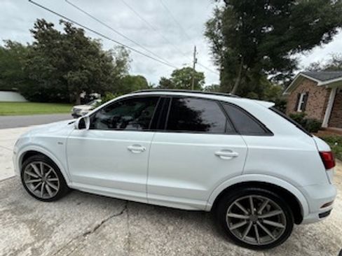 Used 2017 Audi Q3 2.0T Prestige w/ Prestige Package AWD/4WD image 4