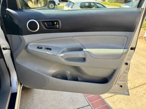 Used 2006 Toyota Tacoma PreRunner image 24