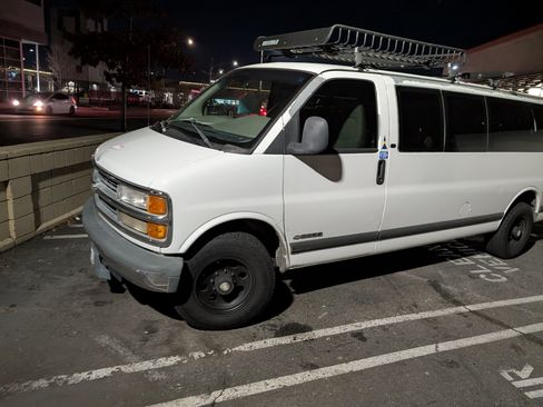 Used 1999 Chevrolet Express 3500 Extended Passenger w/ Preferred Equipment Group image 8