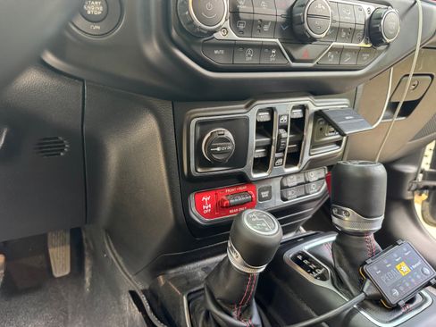 Used 2019 Jeep Wrangler Unlimited Rubicon image 13