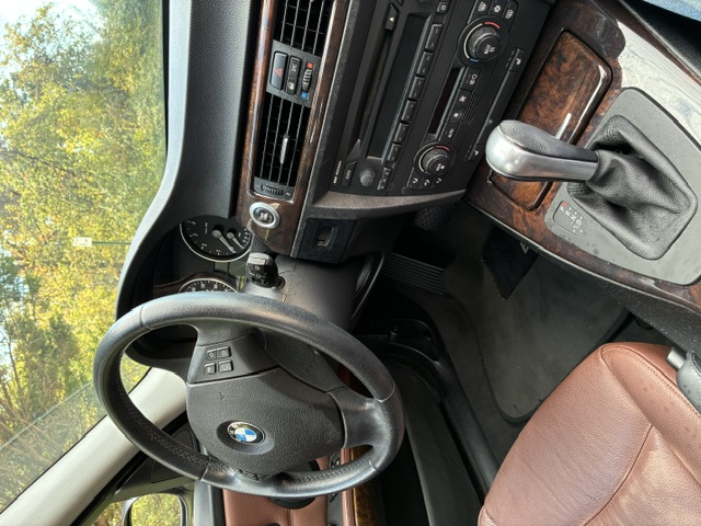 Used 2006 BMW 325i Sedan RWD image 10