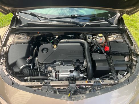 Used 2018 Chevrolet Malibu LT w/ Leather Package FWD image 13