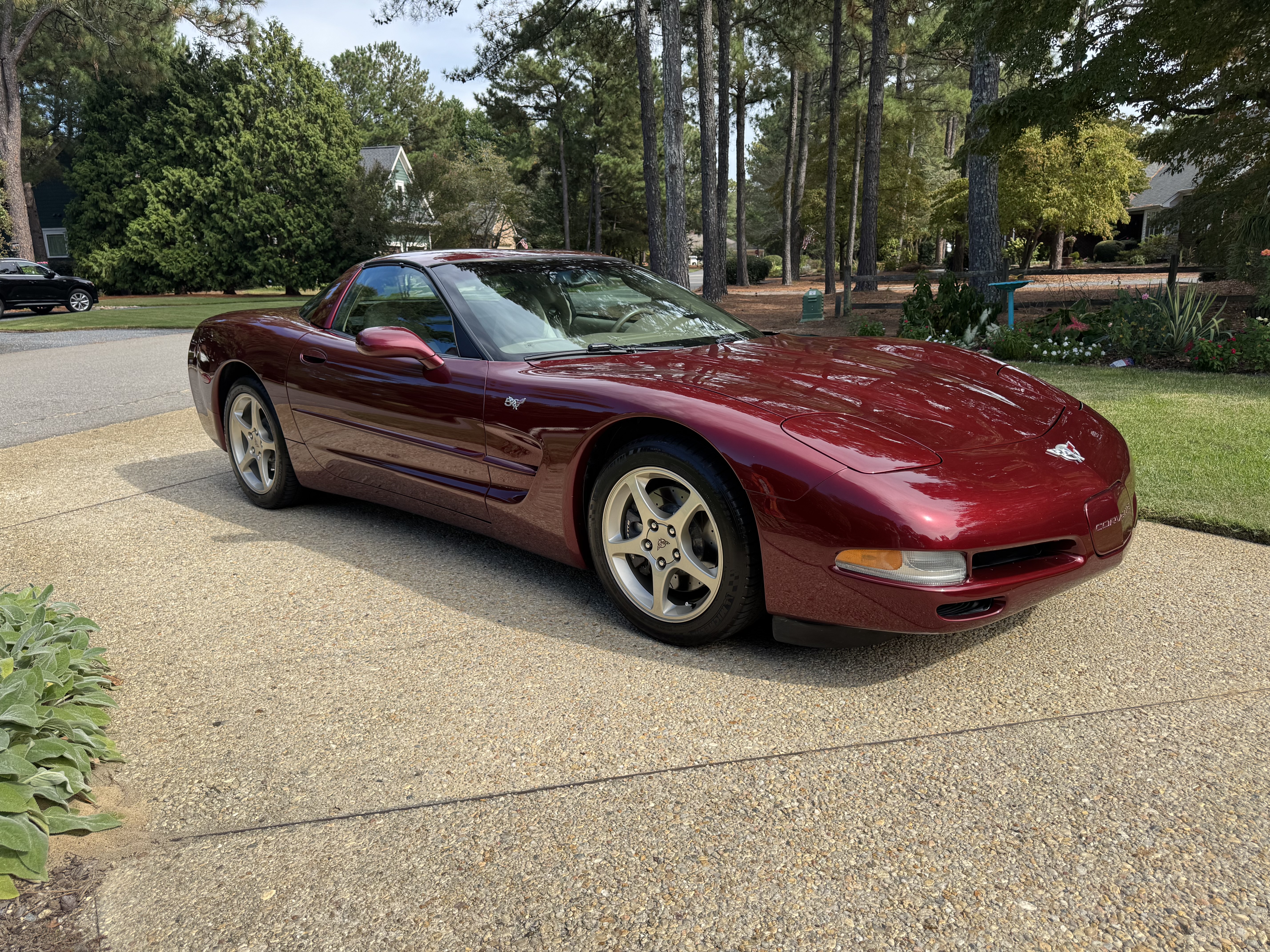 Used 2003 Chevrolet Corvette Coupe w/ Preferred Equipment Group RWD image 1