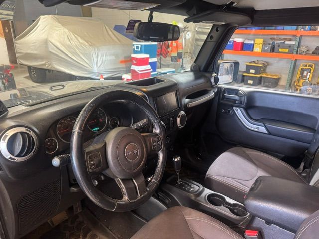 Used 2013 Jeep Wrangler Unlimited Sahara AWD/4WD image 7