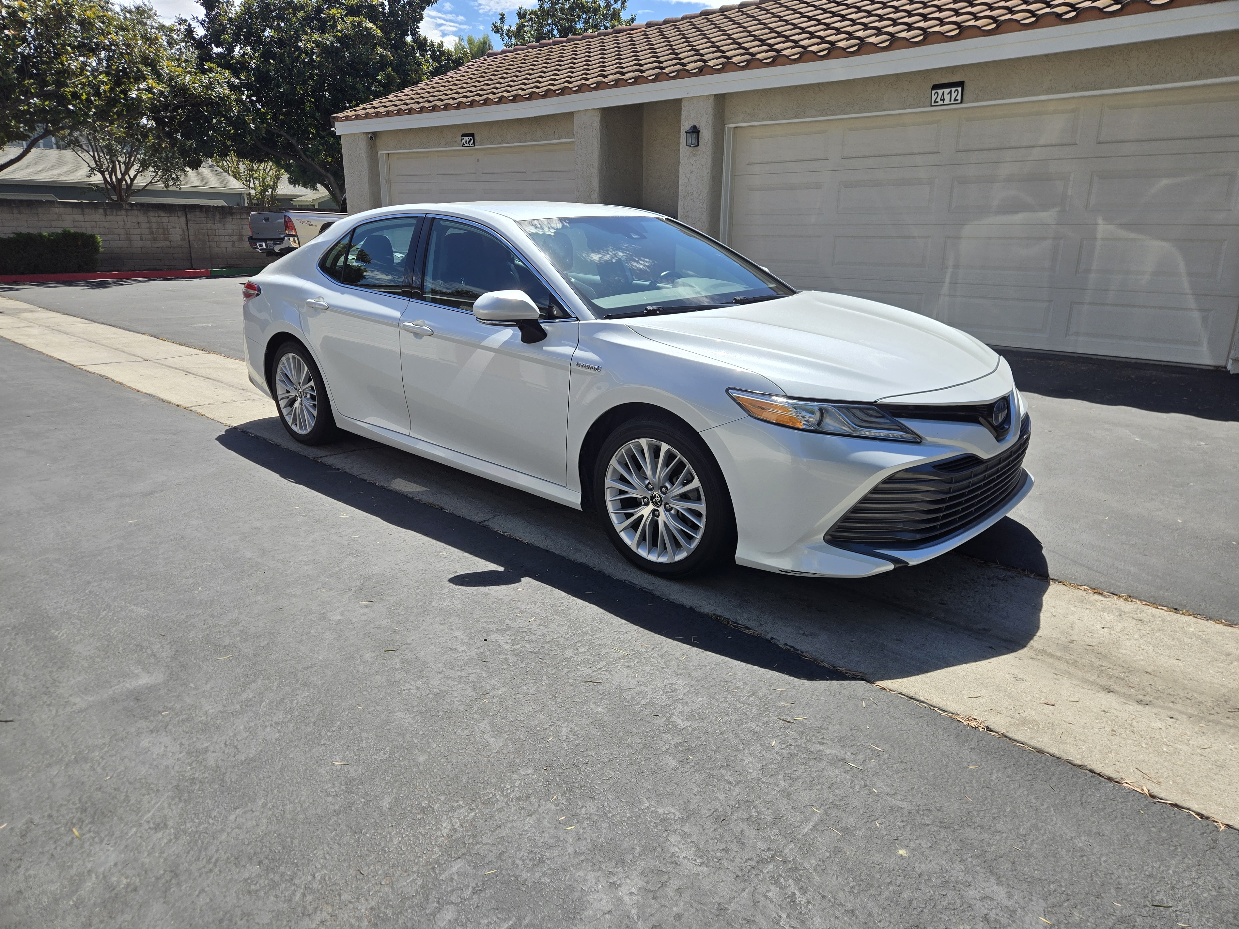 Used 2020 Toyota Camry XLE FWD image 9