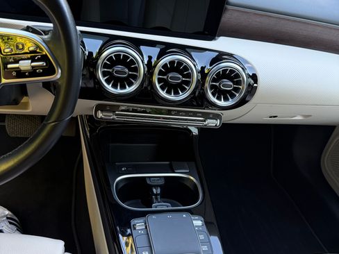 Used 2022 Mercedes-Benz A 220 image 12