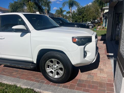 Used 2014 Toyota 4Runner SR5 image 8