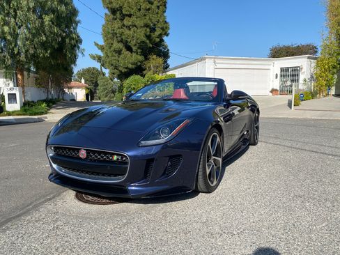 Used 2016 Jaguar F-TYPE R image 2