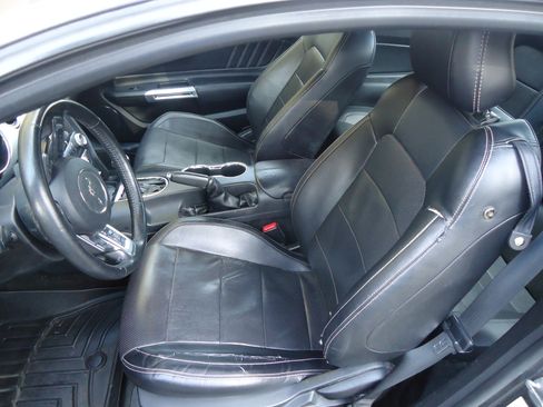 Used 2017 Ford Mustang Premium image 22