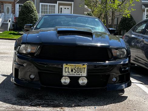 Used 2011 Ford Mustang GT image 2