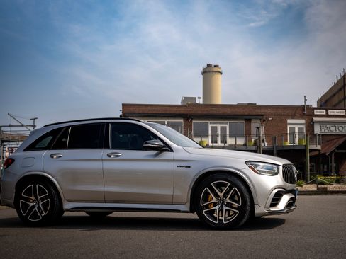 Used 2020 Mercedes-Benz GLC 63 AMG 4MATIC image 4