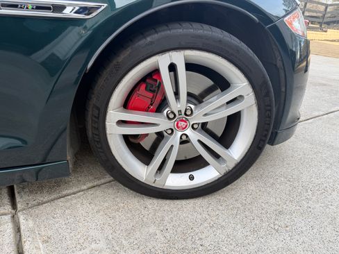 Used 2014 Jaguar XJ R image 13